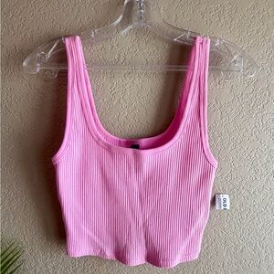 Old Navy Bubblegum Pink Ribbed Crop Top
Size S  NWT